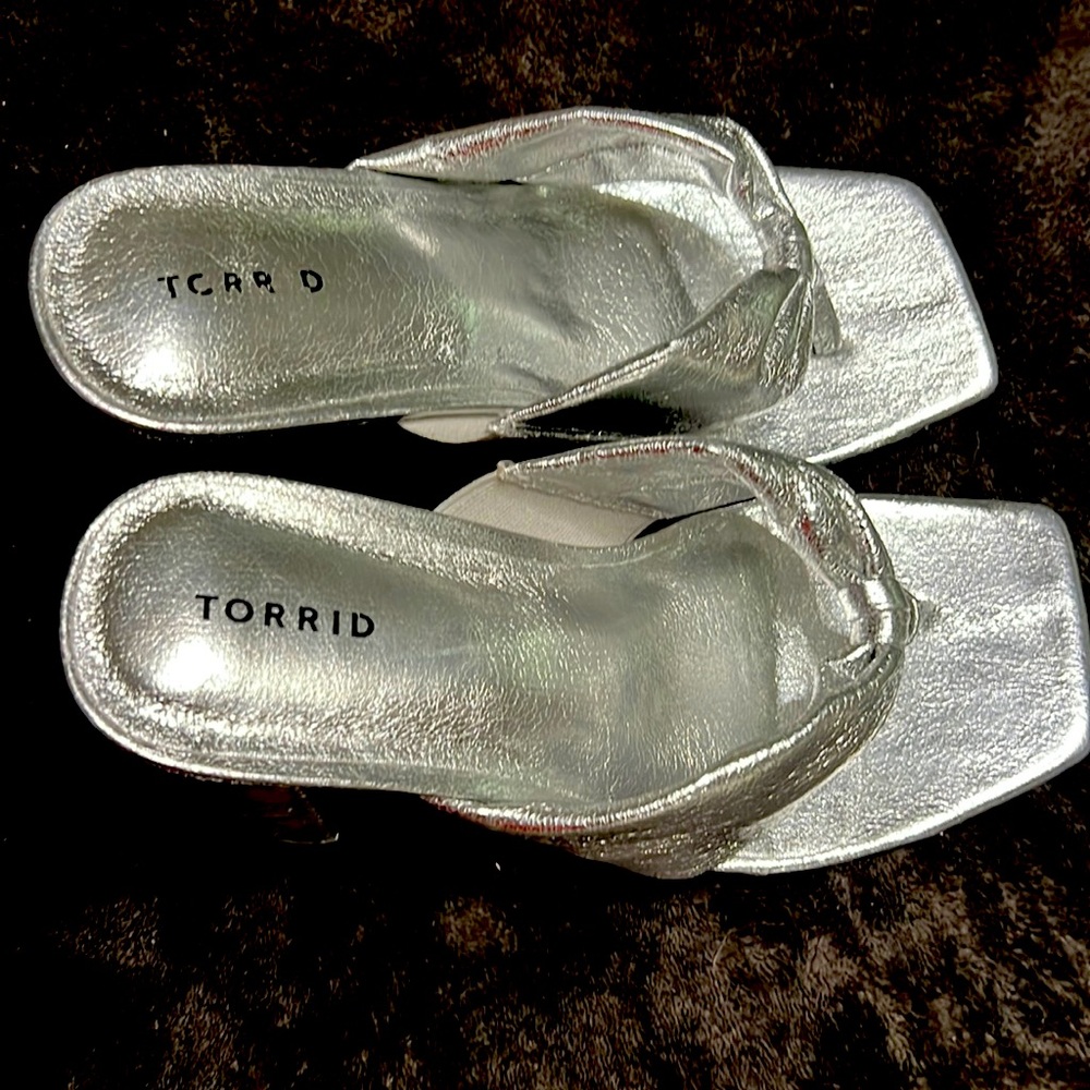 Beautiful Barbie Thongs Silver